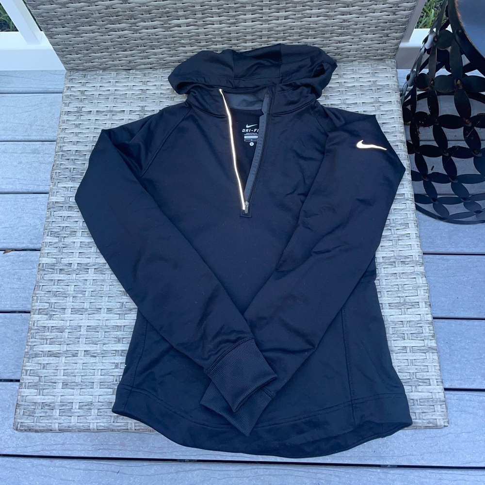 Black Nike dry fit pullover